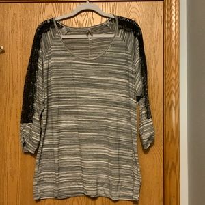 Vanity 3/4 sleeve top, size 2x gray and black lace